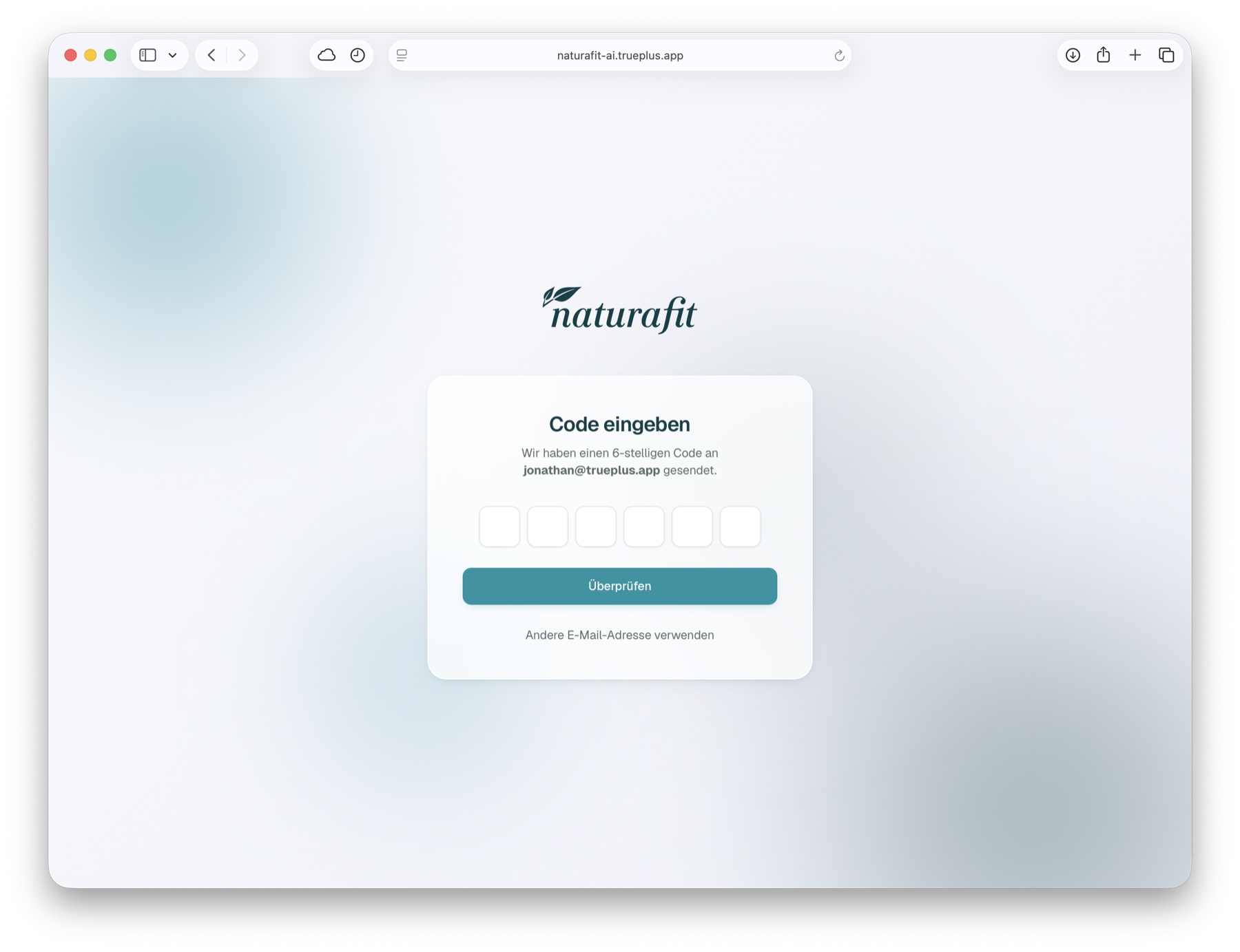 Preview of naturafit AI: sign-in using an email verification code, shown in German.